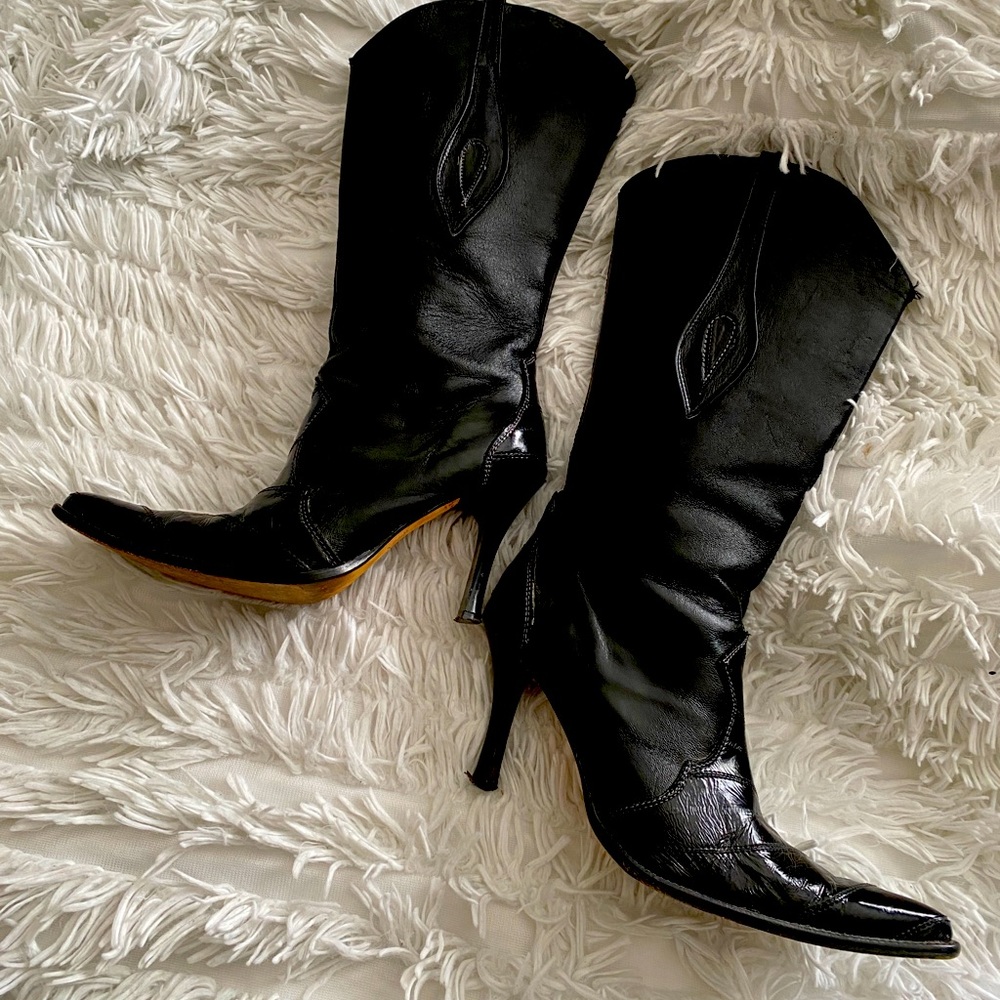 Black Heeled Boots!!